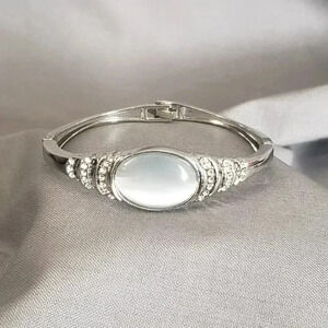 Oval Gray Shape‎ Crystal Bracelet Silver tone